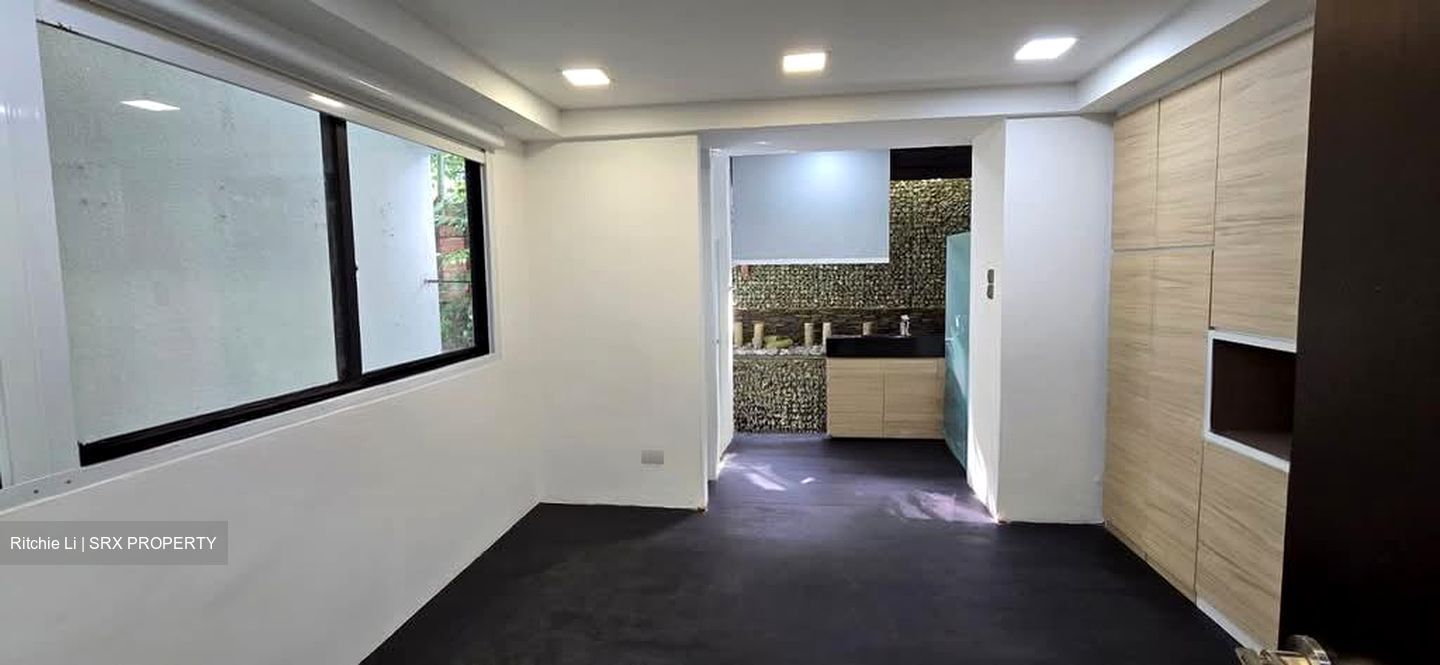 Jalan Elok (D9), Terrace #569768771